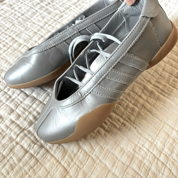 Adidas Taekwondo Mei Ballet Silver Gray Leather Lace Up size 6 - Picture 1 of 7